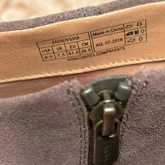 Size 9.5 Vionic Joy Zadie Suede Ankle Boot in Griege (Gray/Beige) Block Heel NIB - Picture 8 of 9